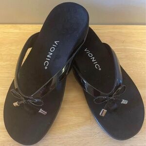 Vionic Sandals Size 6